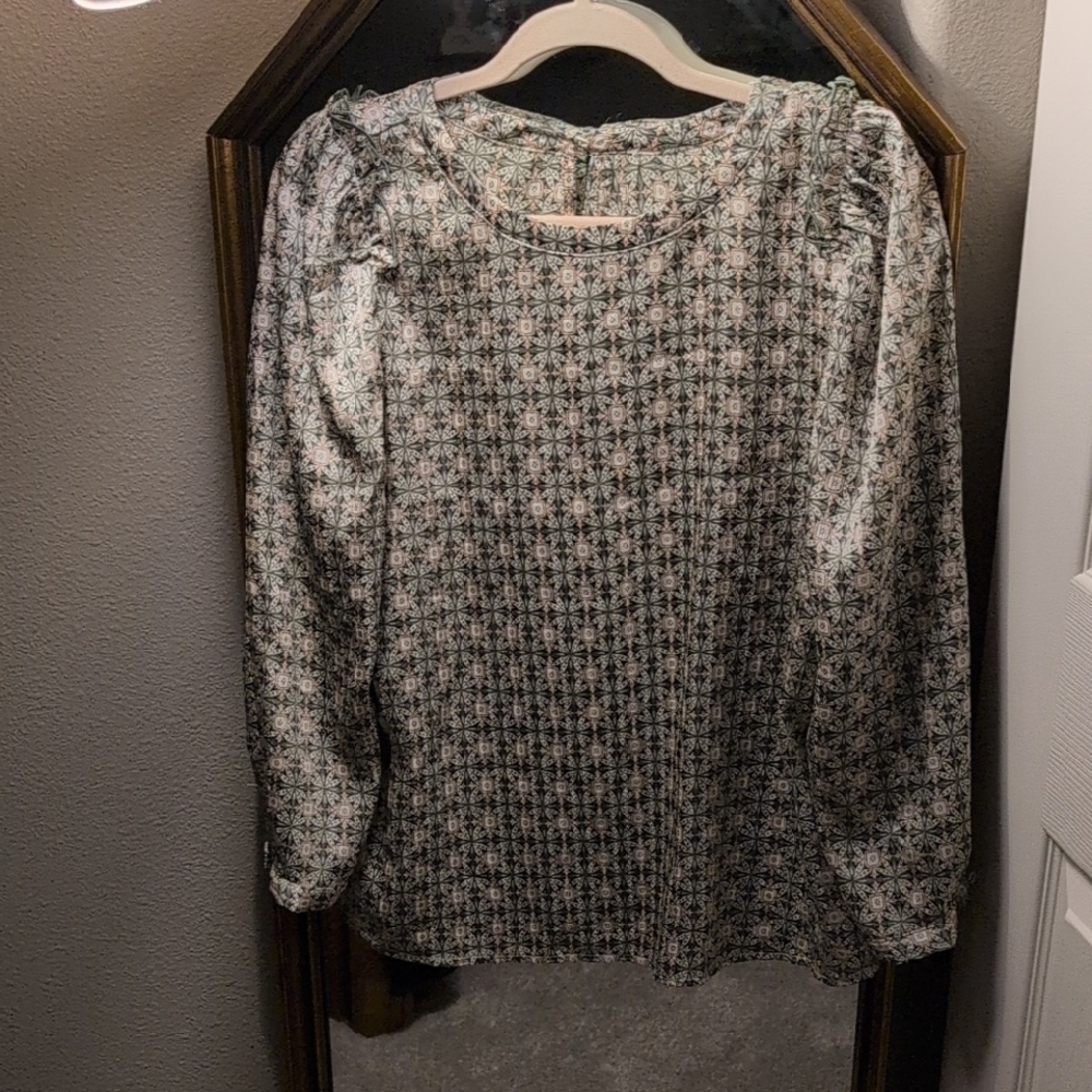 LOFT Black and White Geometric Blouse